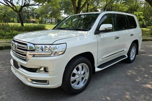 Second hand 2011 Toyota Land Cruiser 4.6 V6 